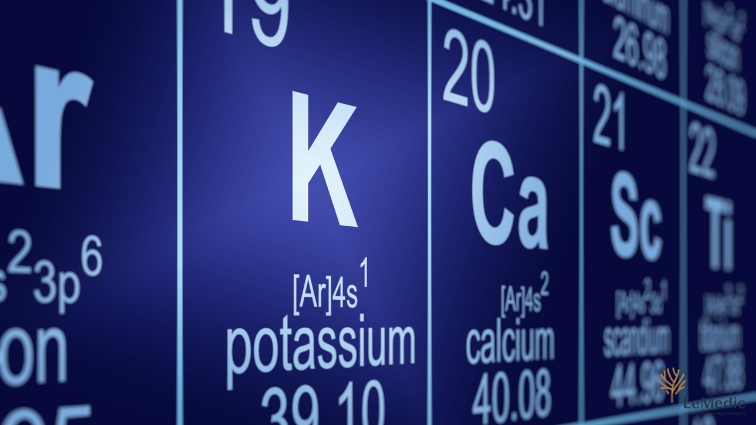 Prvok draslík (K) zvýraznený v periodickej tabuľke prvkov.